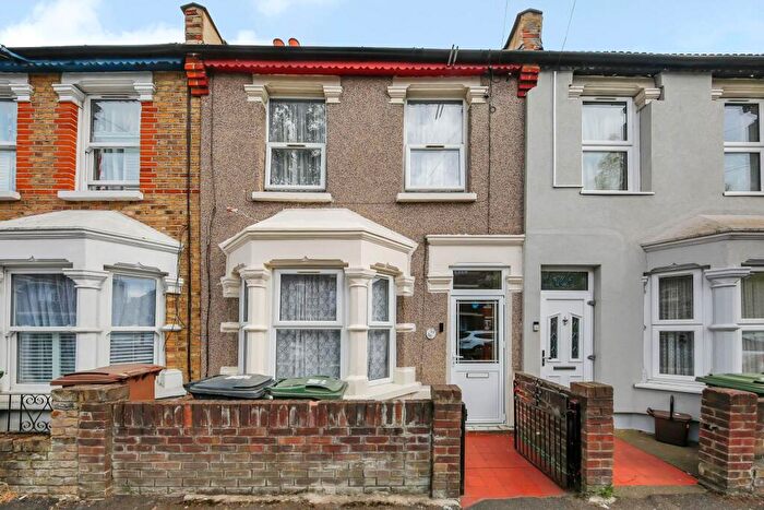 3 Bedroom Terraced House For Sale In Skeltons Lane, Leyton, E10