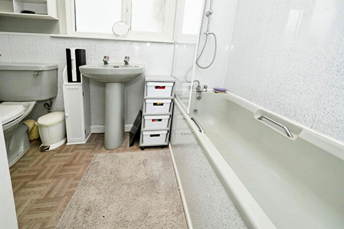 2 Bedroom Detached Bungalow For Sale In Sloothby, Sloothby, Alford, LN13