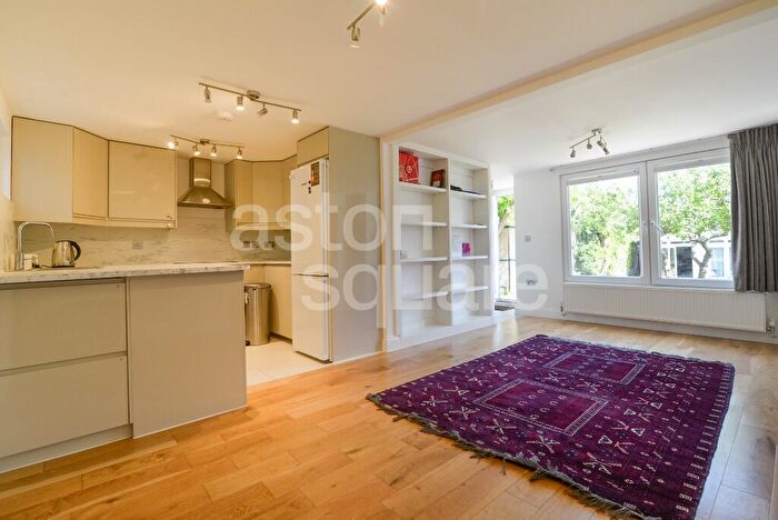 2 Bedroom Flat To Rent In Princes Park Avenue, London, NW11