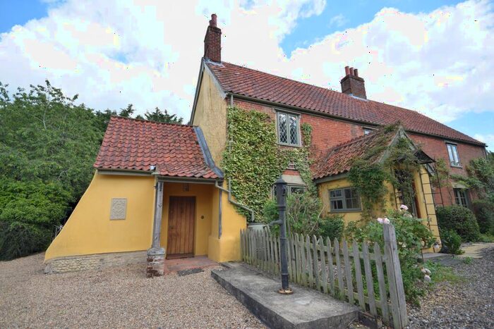 3 Bedroom Detached House To Rent In Loch Lane, Watton, IP25