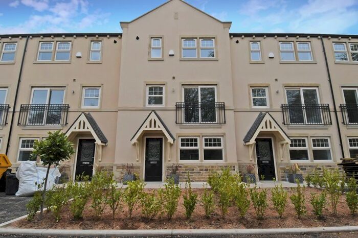 2 Bedroom Property To Rent In St. Faiths Court, Wakefield, WF1