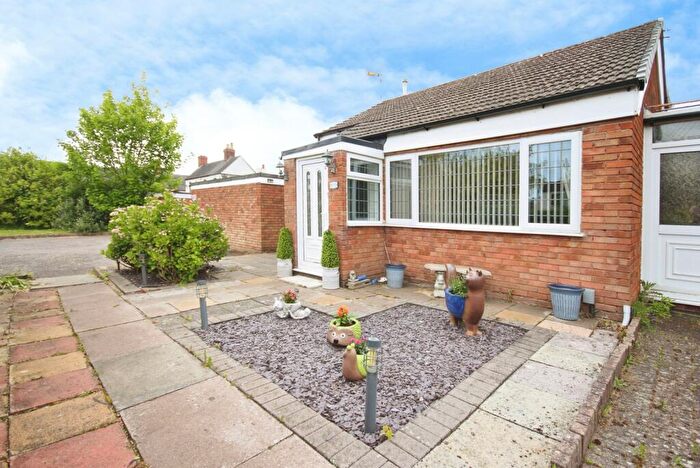 2 Bedroom Bungalow For Sale In Woodway Lane, Coventry, West Midlands, CV2