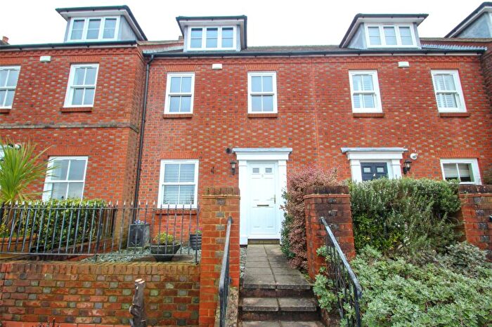 3 Bedroom Terraced House For Sale In Meadow Lane, Hamble, Southampton, Hampshire, SO31