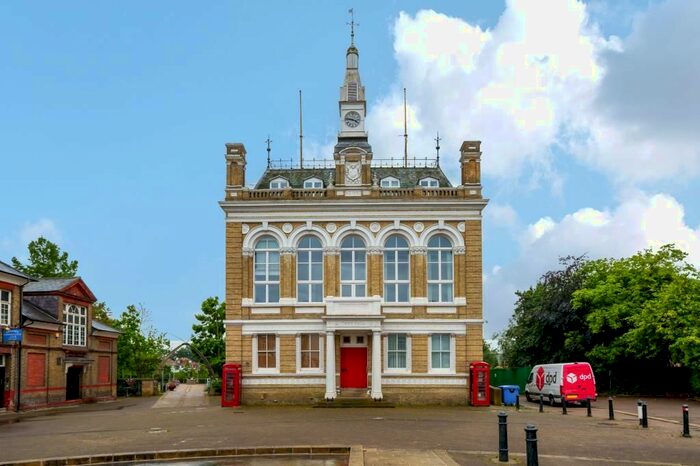 1 Bedroom Flat To Rent In Staines, Surrey, TW18