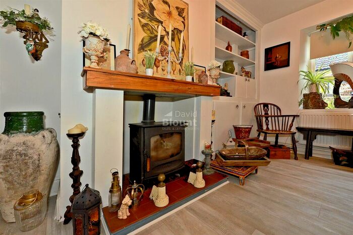 2 Bedroom Cottage For Sale In High Street, Mansfield Woodhouse, NG19