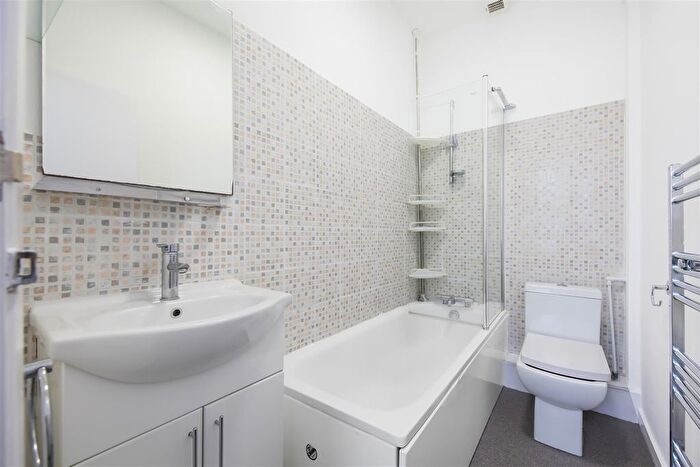 1 Bedroom Terraced House To Rent In Villiers Road, London, NW2