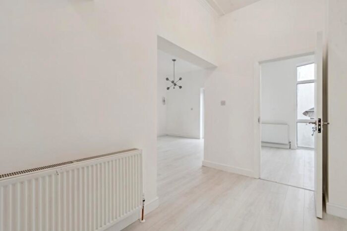 2 Bedroom Flat To Rent In Chester Road, Northwood, HA6