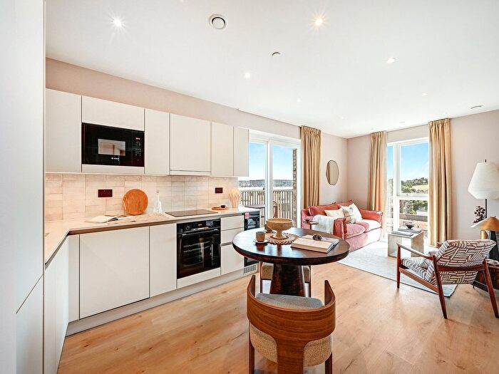 1 Bedroom Flat To Rent In Draycote, Caversham Rd, NW9