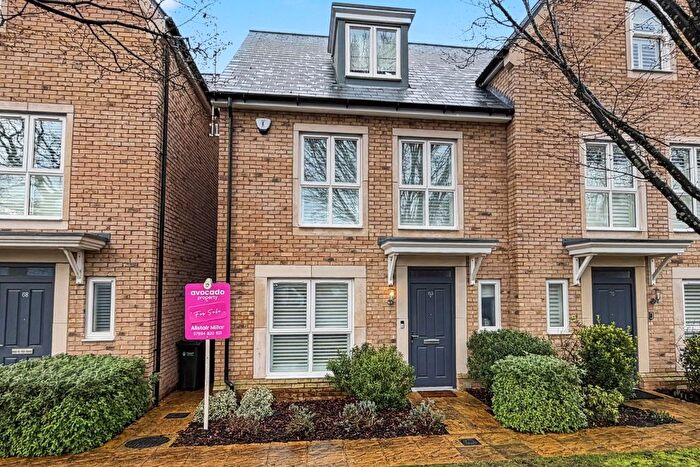 4 Bedroom Semi-Detached House For Sale In Clifton Close, Bicester, OX26