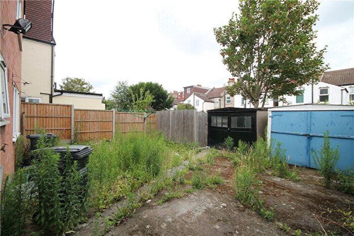 2 Bedroom Detached House For Sale In Laurier Road, Croydon, CR0