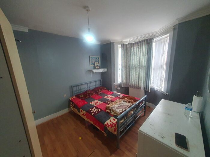 3 Bedroom Terraced House For Sale In Gladstone Road, Southall, UB2
