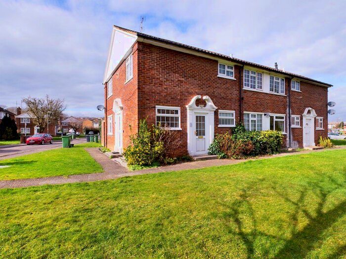 2 Bedroom Maisonette To Rent In Devonshire Place Town Centre, RG21