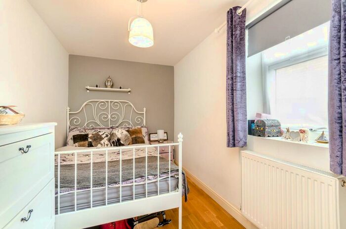 1 Bedroom Flat To Rent In Lower Addiscombe Road, East Croydon, Croydon, CR0