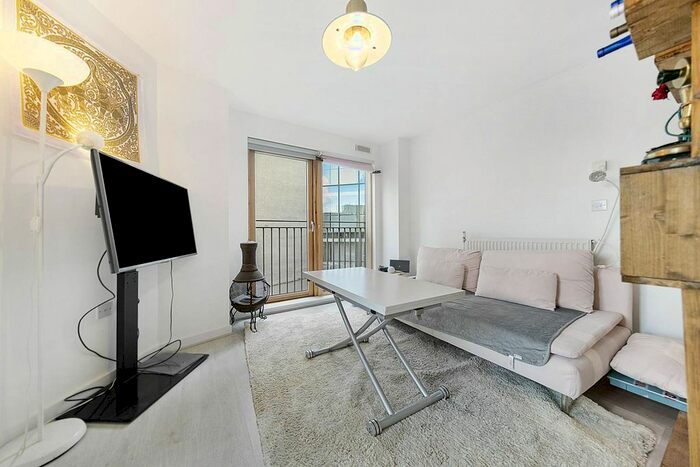 1 Bedroom Flat To Rent In Chapel Yard, Wandsworth, London, SW18