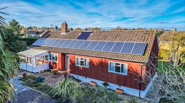 4 Bedroom Bungalow For Sale In High Street, Ticehurst, Wadhurst, TN5