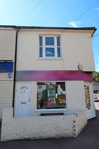 1 Bedroom Maisonette To Rent In Flat, Bush Road, Cuxton, Rochester, - Bedroom Maisonette, ME2