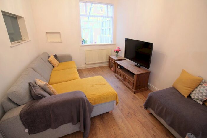 3 Bedroom Terraced House To Rent In Carisbrooke Road, Newport, Gwent, NP19