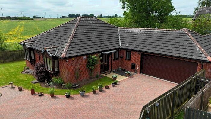 3 Bedroom Detached Bungalow For Sale In Bridgewater Way, Ravenfield, S65