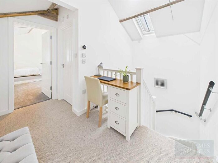 2 Bedroom Barn Conversion For Sale In Rose Yard, Kibworth Harcourt, Leicestershire, LE8