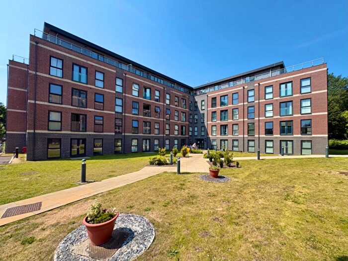 2 Bedroom Flat To Rent In Willow Road, Leeds, West Yorkshire, LS4