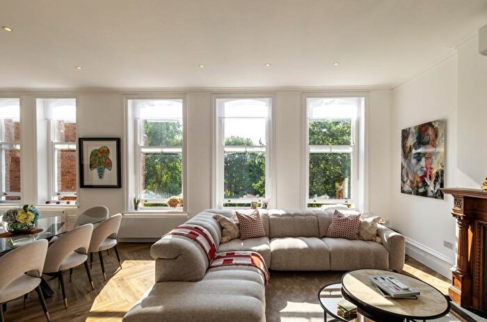 3 Bedroom Apartment For Sale In Lindfield Gardens, Hampstead, London, NW3