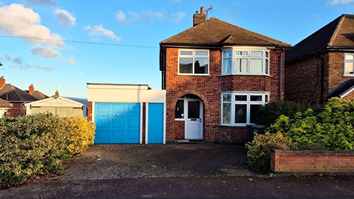 3 Bedroom Detached House For Sale In Woodgate Drive, Birstall, Leicester, Leicestershire, LE4