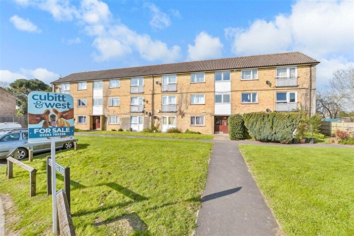 2 Bedroom Flat For Sale In Court Lodge Road, Horley, Surrey, RH6