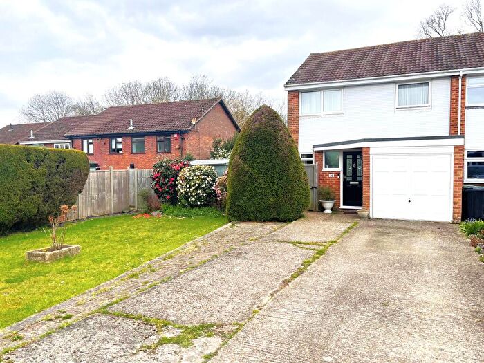 3 Bedroom End Of Terrace House For Sale In Moat Close, Holbury, SO45