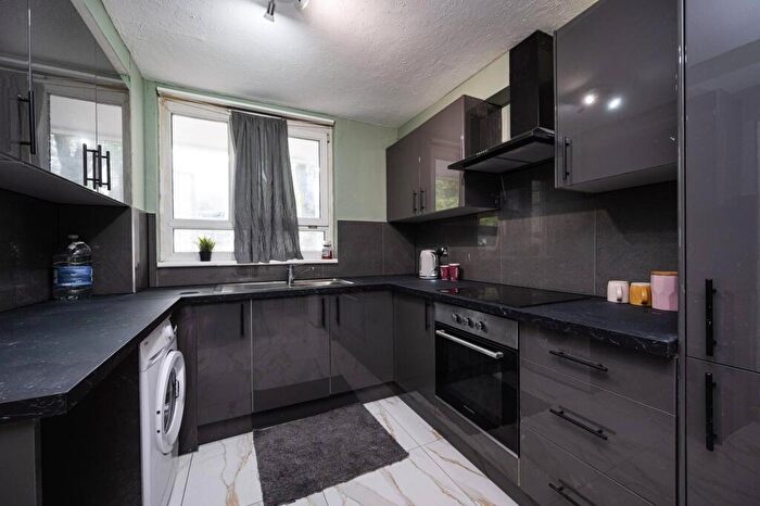 3 Bedroom Maisonette To Rent In Pelter Street, Tower Hamlets, London, E2