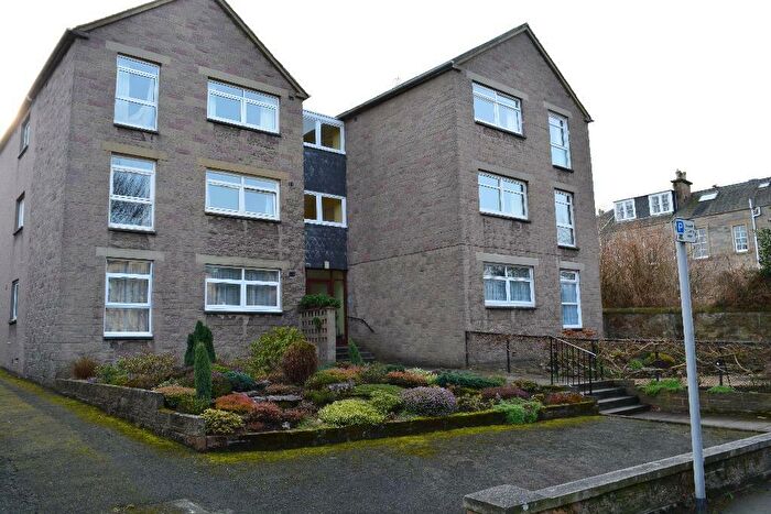2 Bedroom Flat To Rent In Polwarth Terrace, Merchiston, Edinburgh, EH11