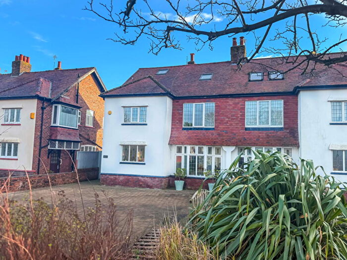 4 Bedroom Semi-Detached House For Sale In Liverpool Road, Southport, PR8