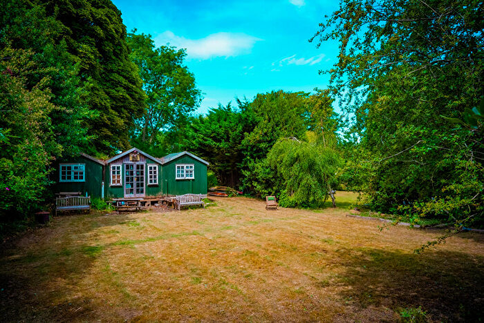 2 Bedroom Chalet For Sale In Tumbling Bay, Walton-on-thames, Surrey, KT12