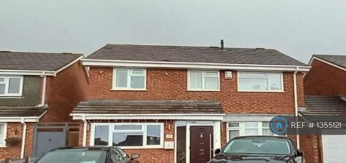 3 Bedroom Detached House To Rent In Upper Shott, Cheshunt, EN7