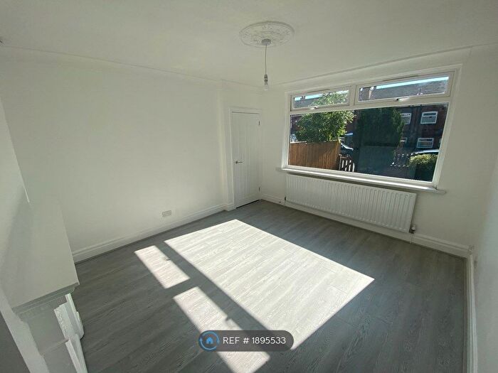 3 Bedroom End Of Terrace House To Rent In Westbury Street, Leeds, LS10