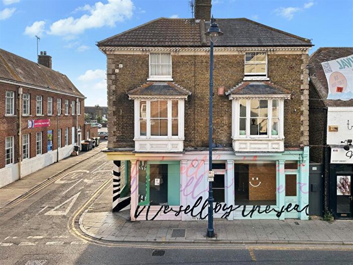 2 Bedroom Flat For Sale In High Street, Whitstable, CT5
