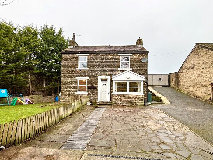 3 Bedroom Detached House For Sale In Lawkholme Lane, Keighley, BD21