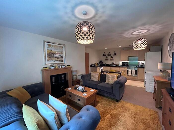 2 Bedroom Apartment To Rent In Hollins Bank Ct, Bolton Road, Blackburn, BB2