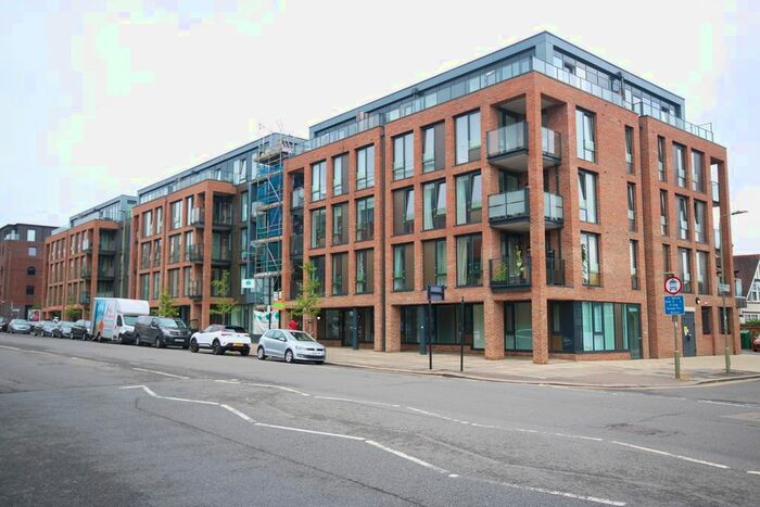 2 Bedroom Flat To Rent In High Road, London, N12