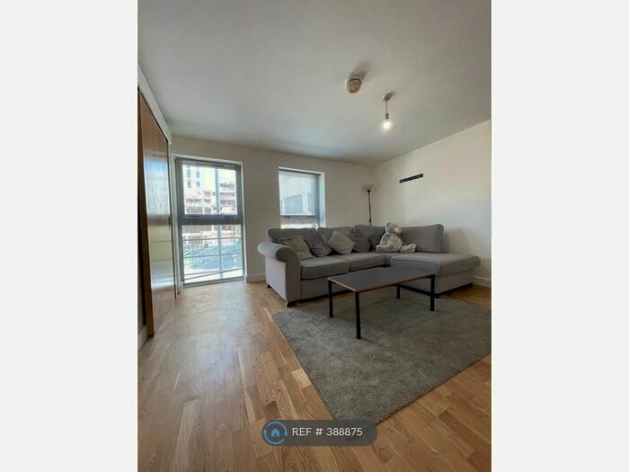 2 Bedroom Flat To Rent In Bloomsbury Court, Nottingham, NG1