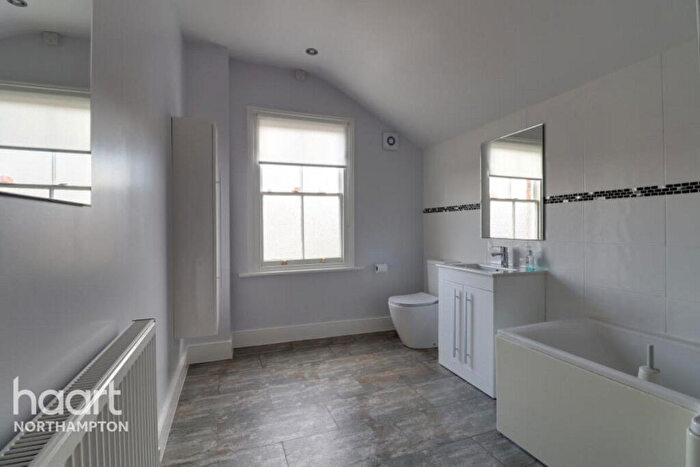 2 Bedroom Terraced House To Rent In Ashburnham Road, Northampton, NN1