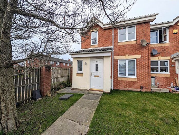 3 Bedroom End Of Terrace House To Rent In Southmoor Close, Darlington, Durham, DL1