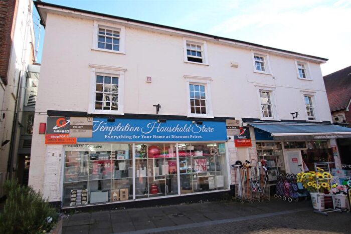 1 Bedroom Apartment For Sale In High Street, Leatherhead, KT22