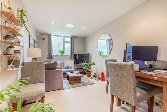 1 Bedroom Flat To Rent In Peckham Rye, East Dulwich, London, SE22
