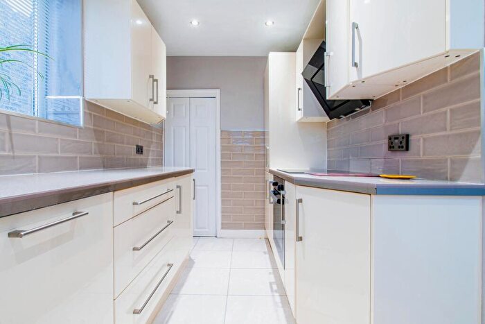 2 Bedroom End Of Terrace House To Rent In Springfield Lane, Morley, Leeds, West Yorkshire, LS27
