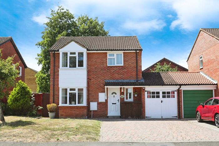 3 Bedroom Detached House For Sale In Blythe Place, Bicester, Oxfordshire, OX26