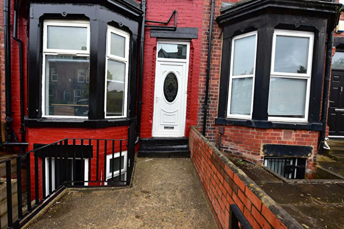 6 Bedroom Terraced House To Rent In Delph Mount, Leeds, West Yorkshire, LS6