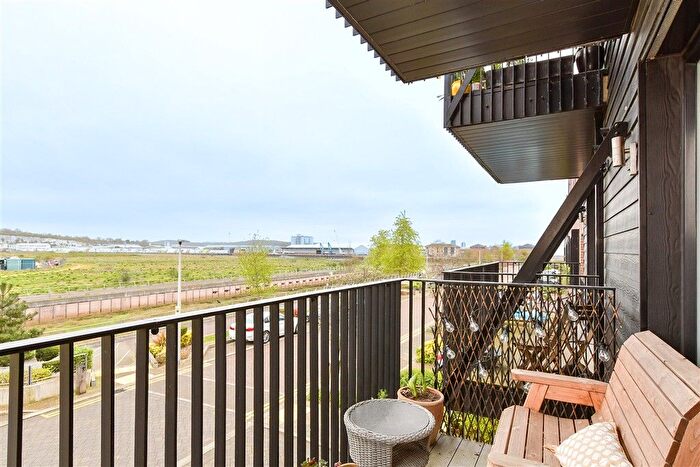 1 Bedroom Flat For Sale In Common Creek Wharf, Rochester, Kent, ME1