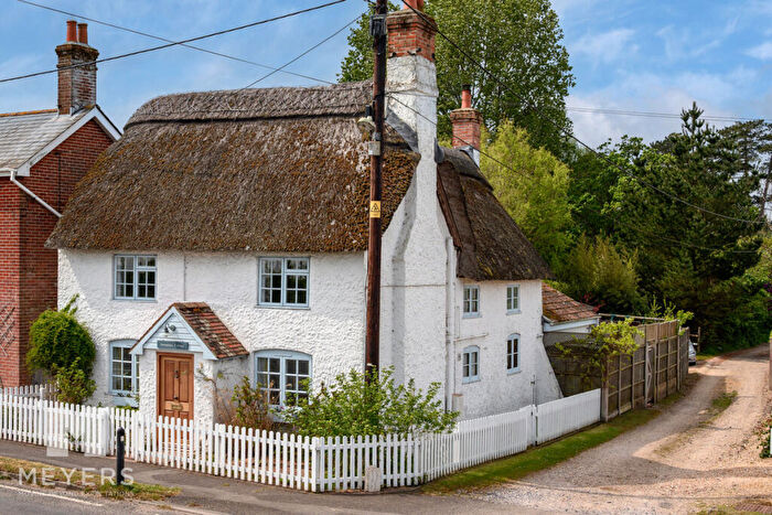 3 Bedroom Cottage For Sale In Christchurch Road | Kinston | Ringwood |, BH24