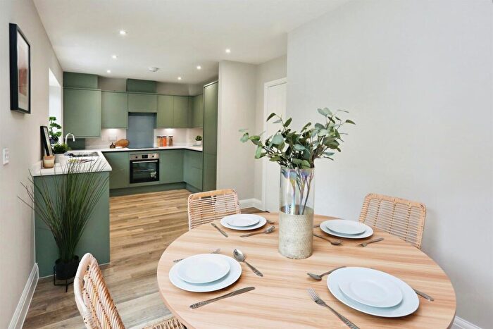 3 Bedroom Semi-Detached House For Sale In Weston Close, Gosport, PO13
