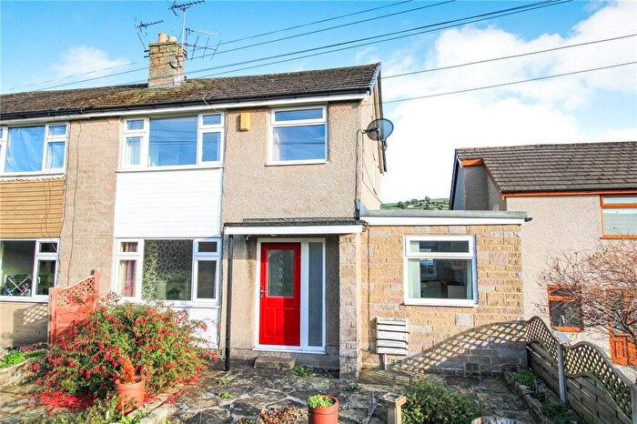 3 Bedroom Semi Detached House For Sale In Woodfield Drive, Bradley, North Yorkshire, BD20